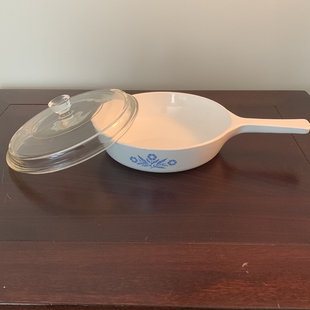 Vintage Corning Ware skillet in Cornflower Blue with glass top
